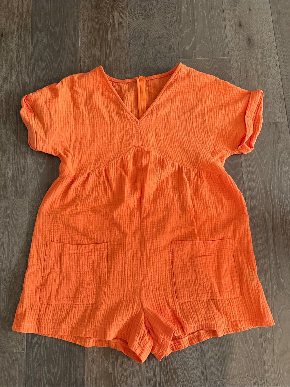 Emery Rose orange muslin romper. Size:Large. Gently Used.